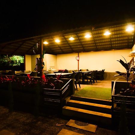 The Mountain Shades Resort 马迪凯里 外观 照片