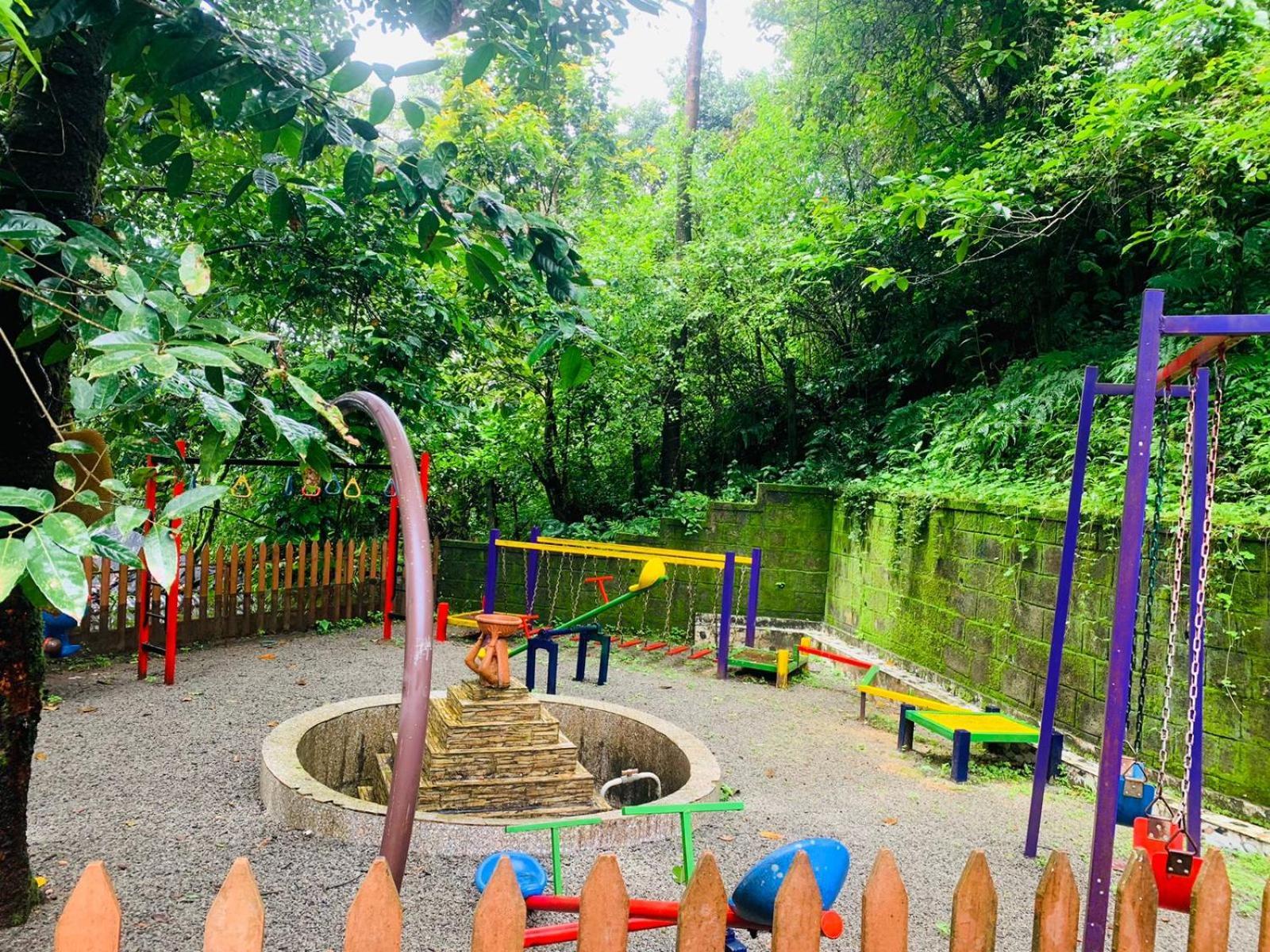 The Mountain Shades Resort 马迪凯里 外观 照片