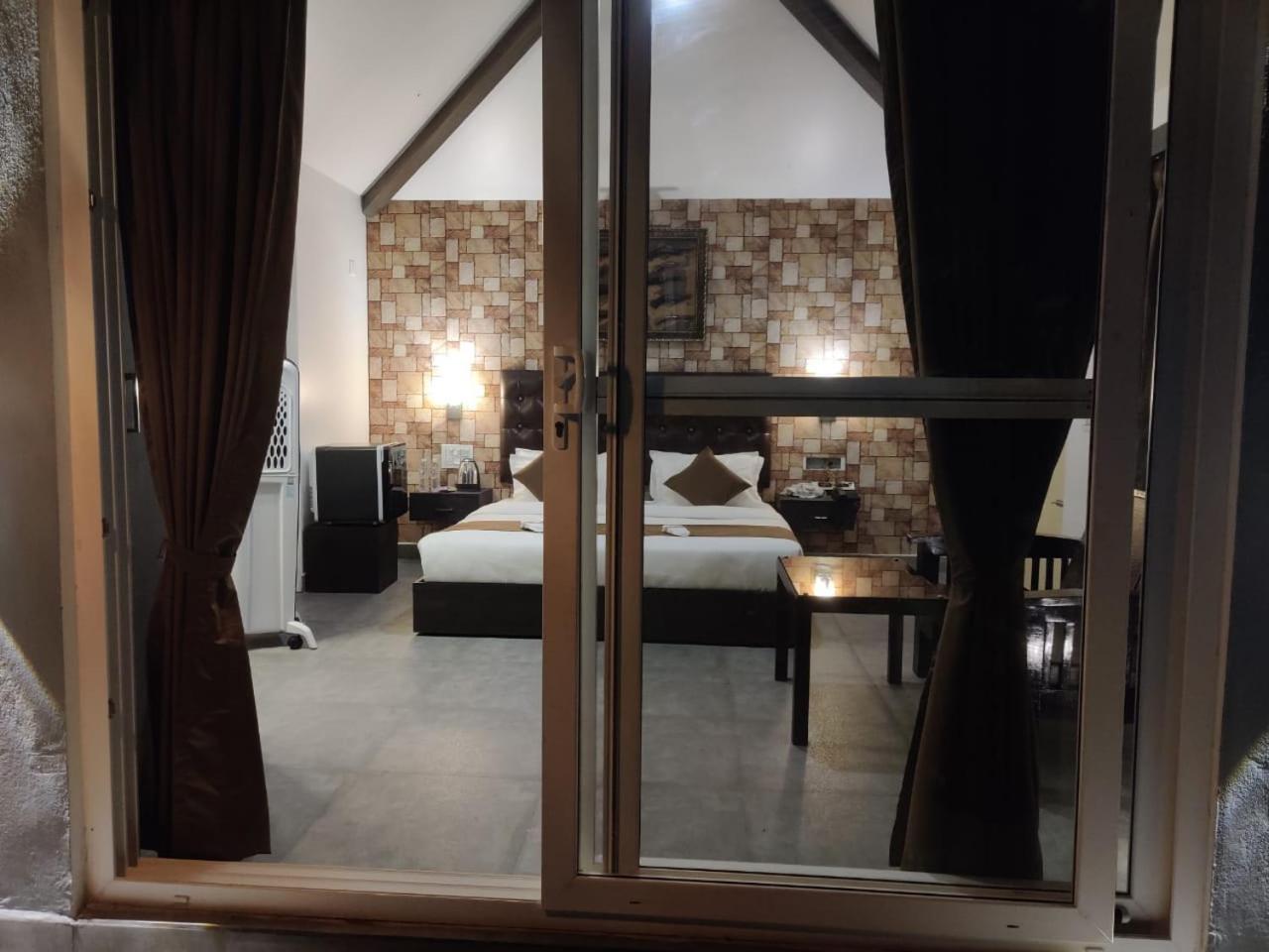 The Mountain Shades Resort 马迪凯里 外观 照片