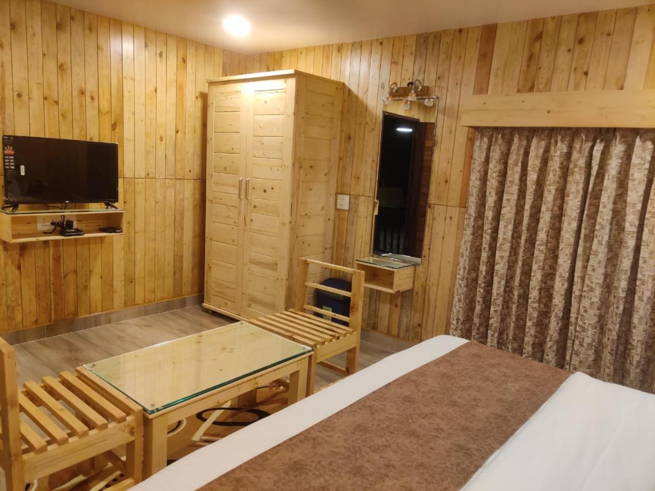 The Mountain Shades Resort 马迪凯里 外观 照片