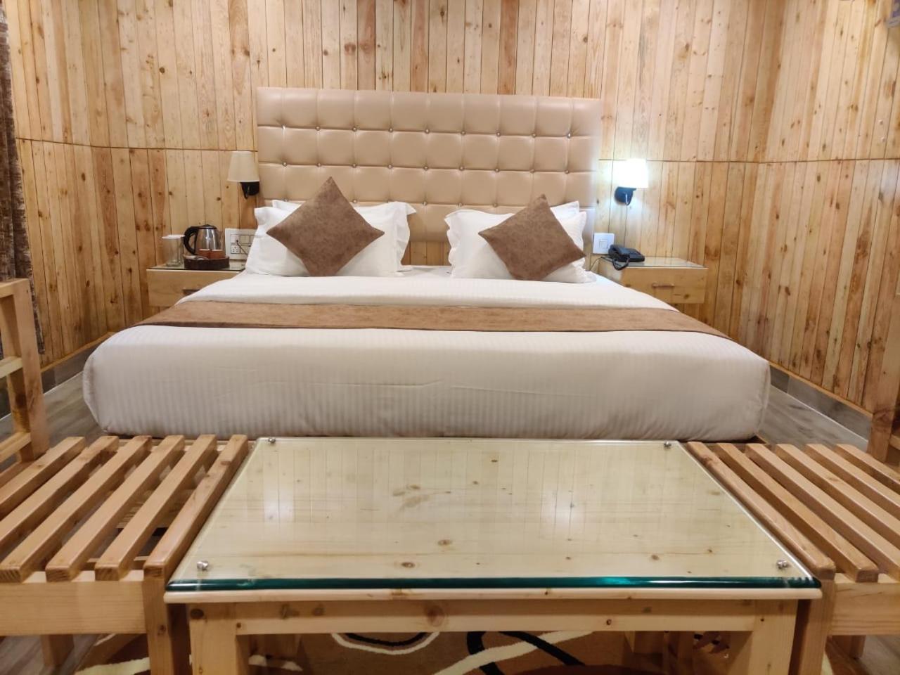 The Mountain Shades Resort 马迪凯里 外观 照片