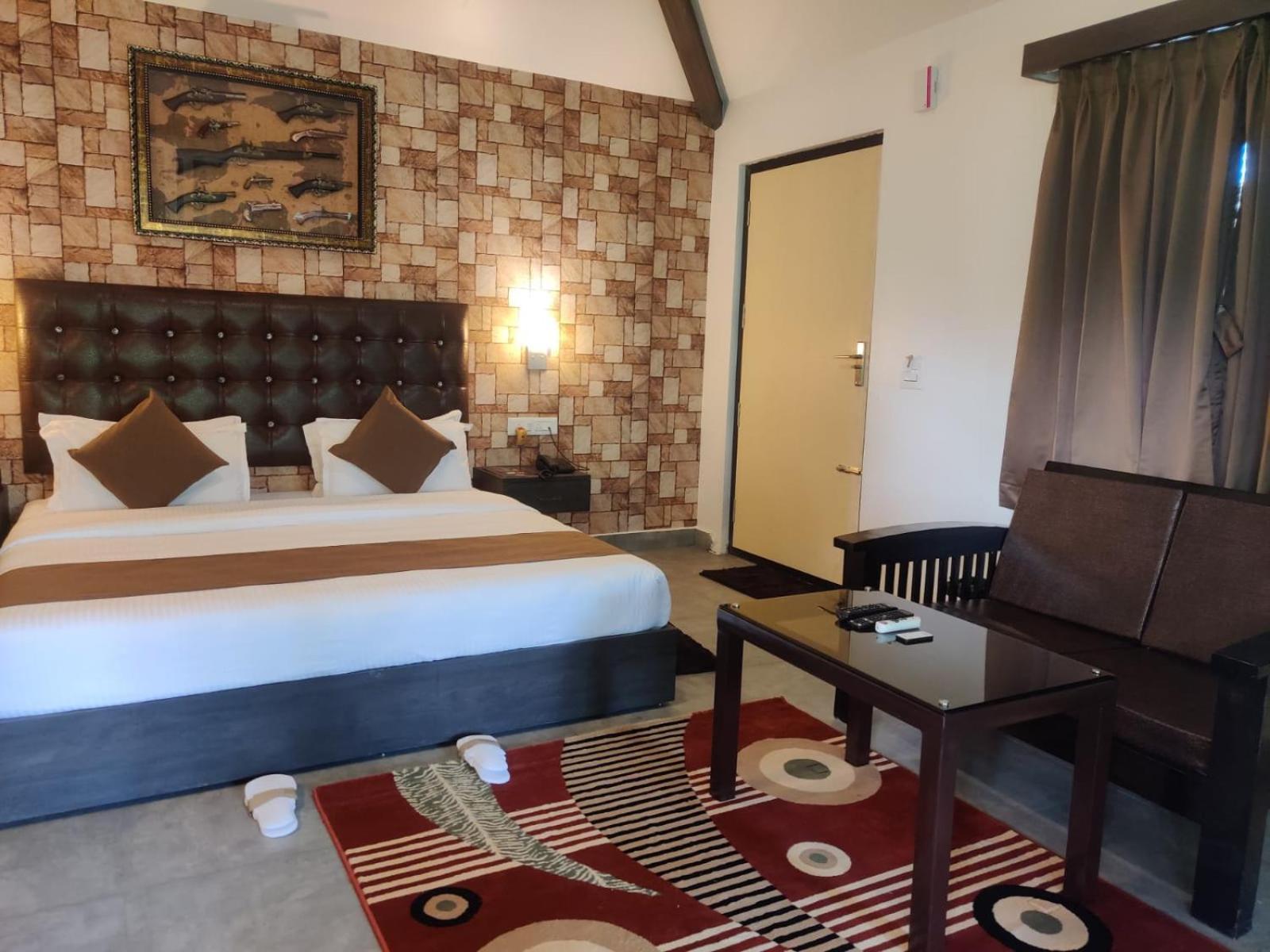 The Mountain Shades Resort 马迪凯里 外观 照片
