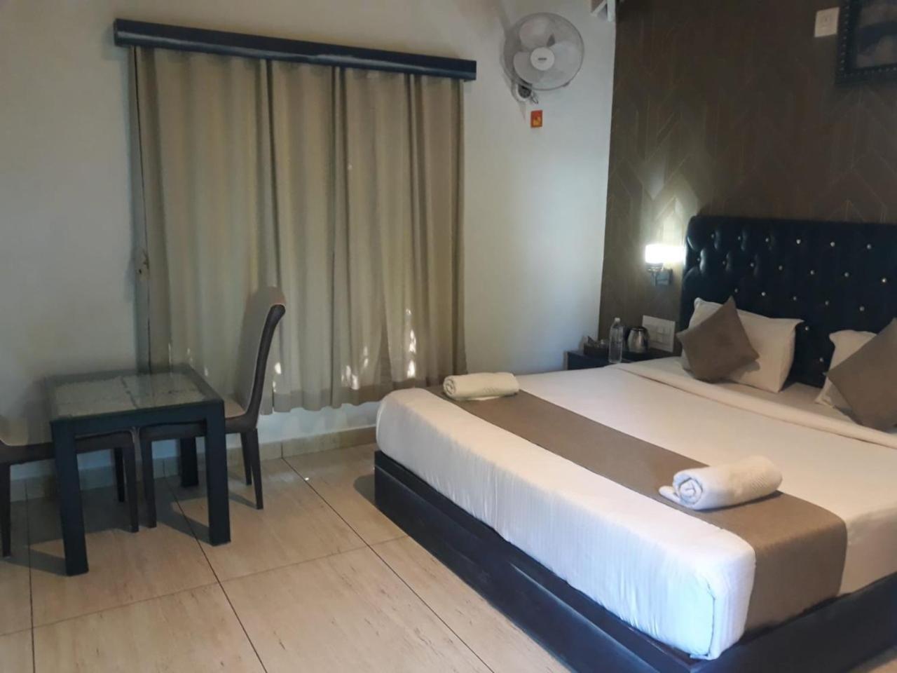 The Mountain Shades Resort 马迪凯里 外观 照片
