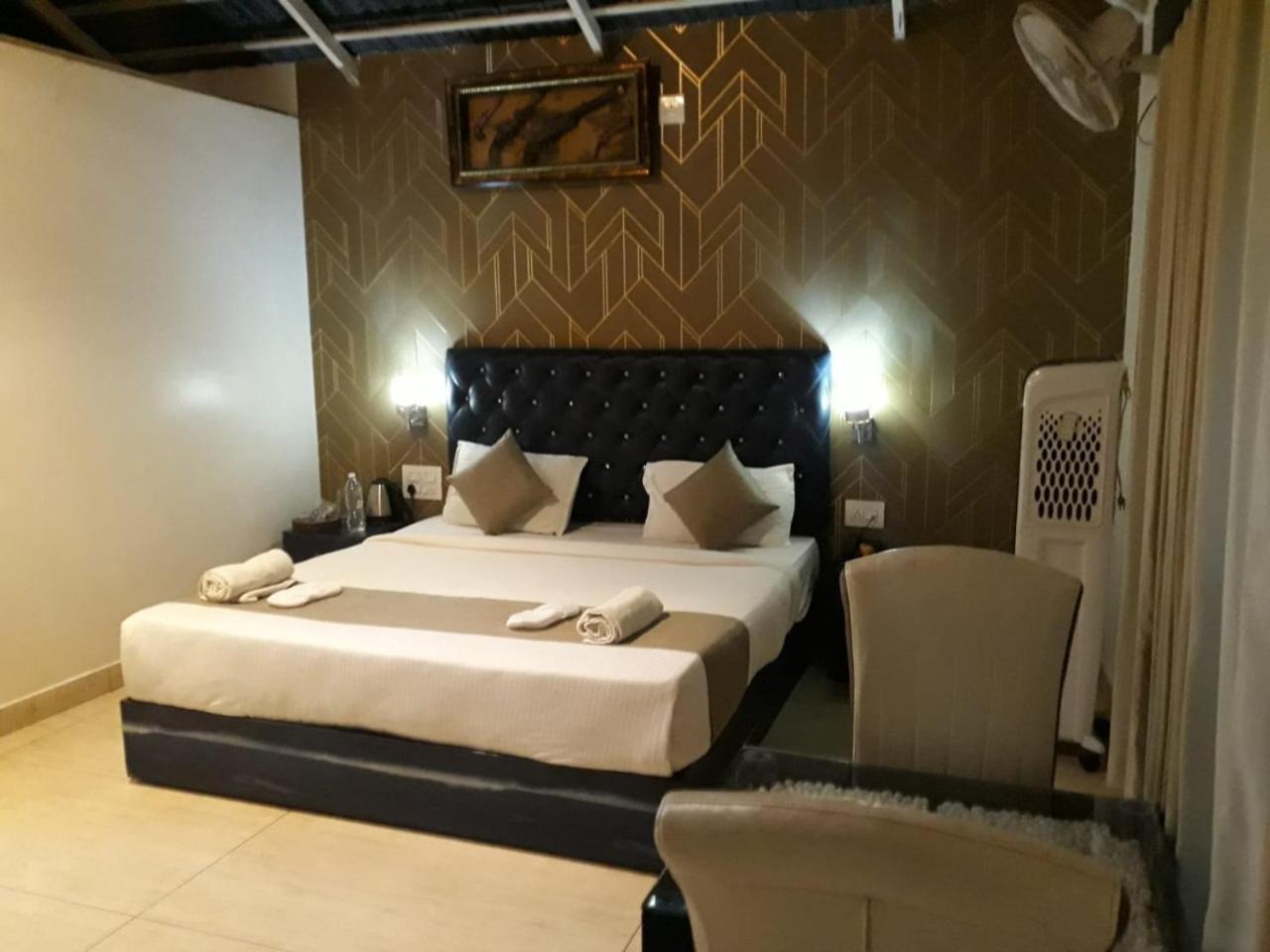 The Mountain Shades Resort 马迪凯里 外观 照片