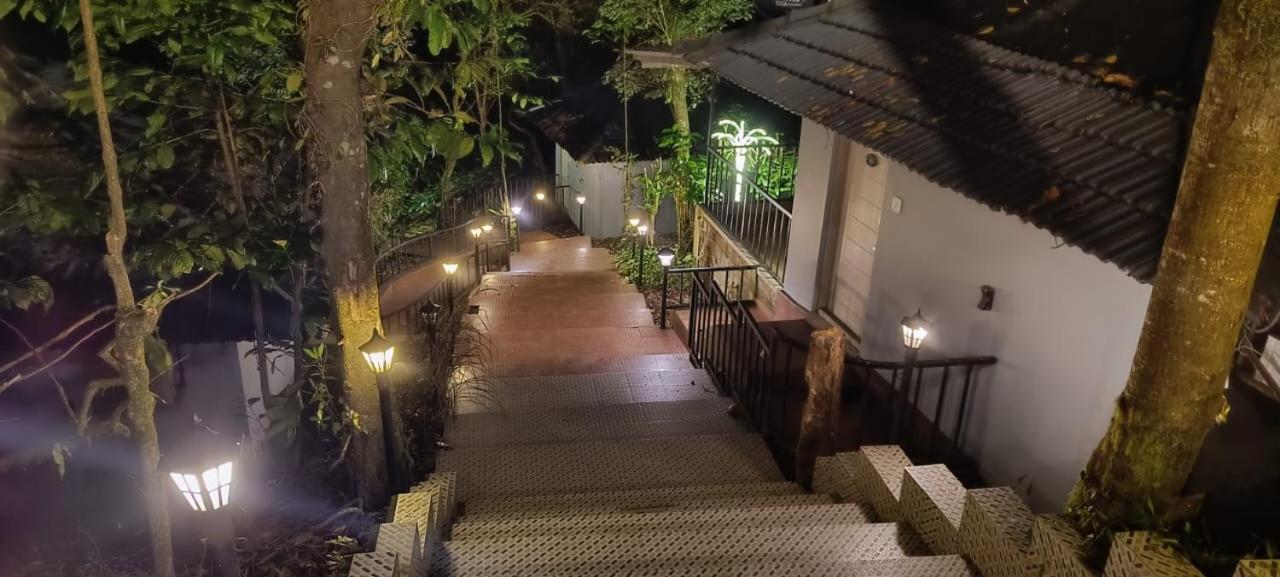 The Mountain Shades Resort 马迪凯里 外观 照片