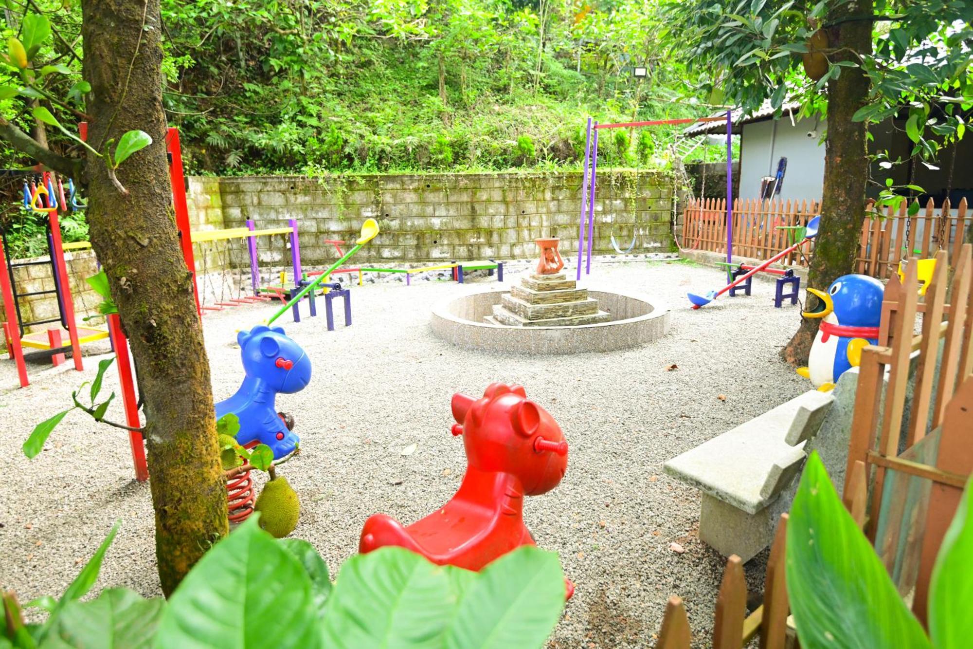 The Mountain Shades Resort 马迪凯里 外观 照片