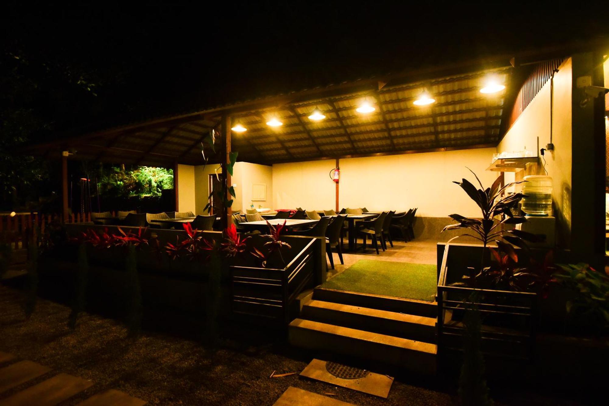 The Mountain Shades Resort 马迪凯里 外观 照片