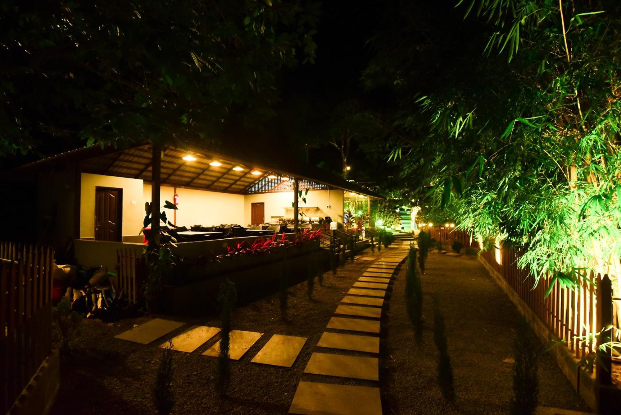 The Mountain Shades Resort 马迪凯里 外观 照片