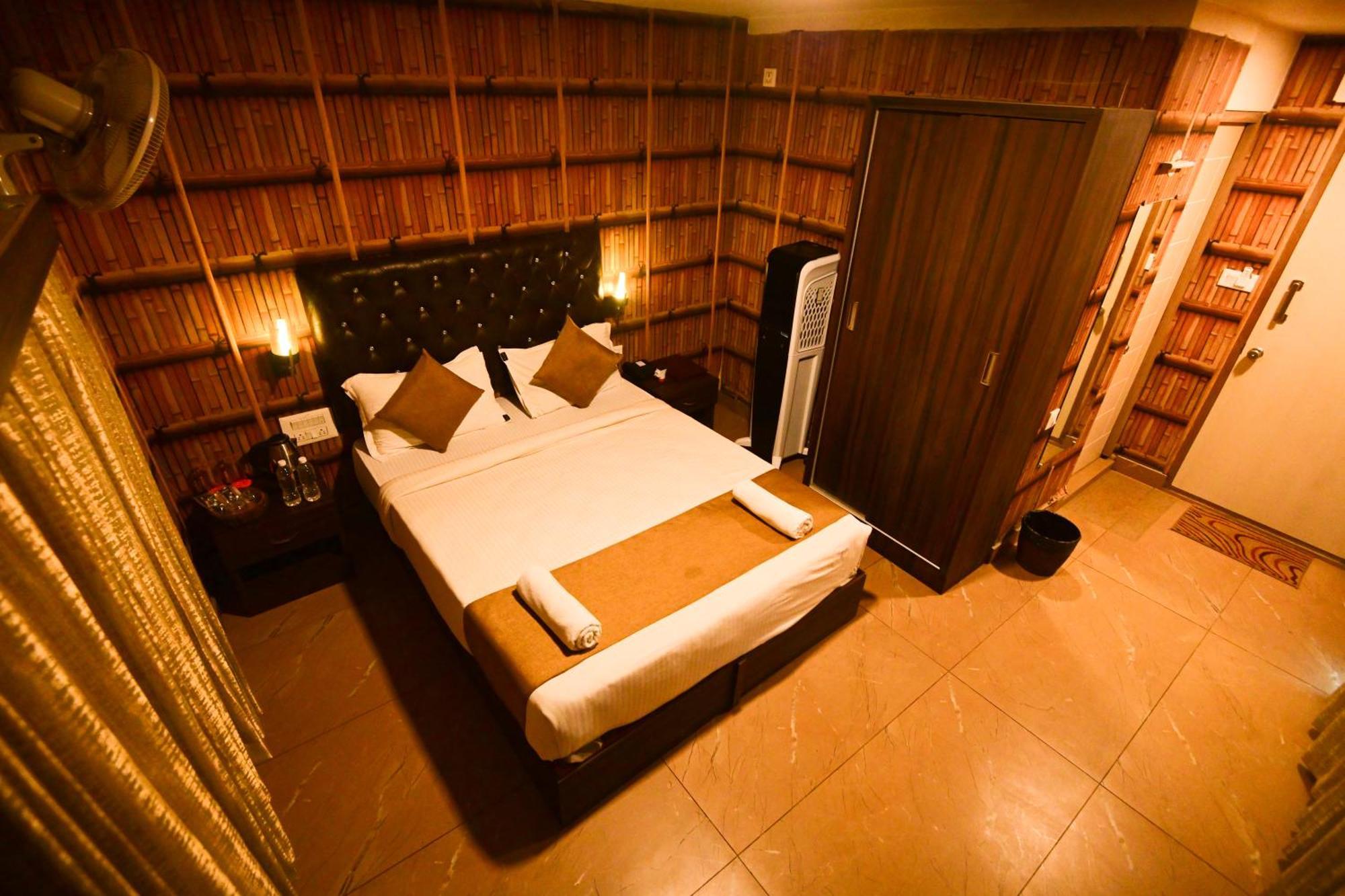 The Mountain Shades Resort 马迪凯里 外观 照片