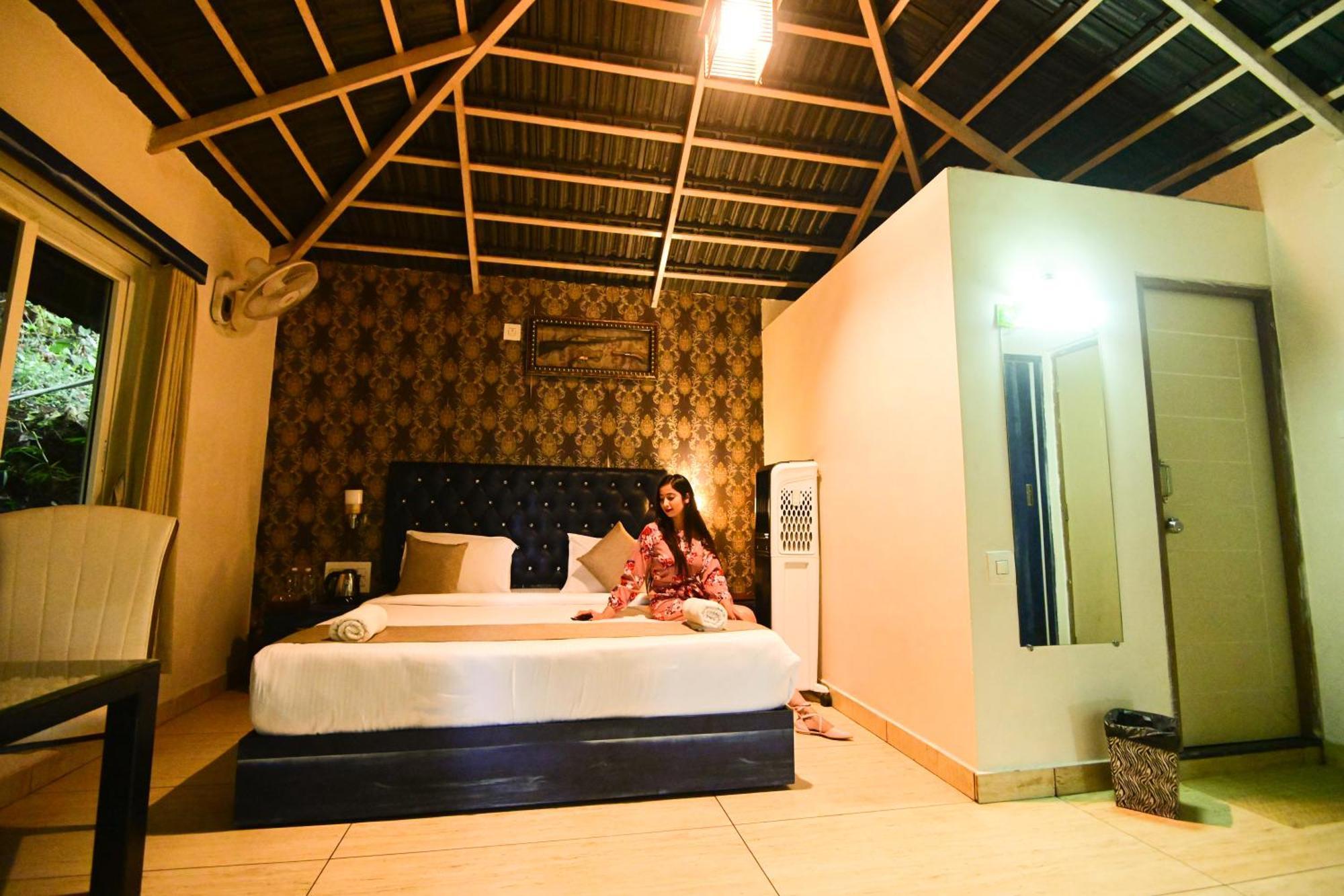 The Mountain Shades Resort 马迪凯里 外观 照片
